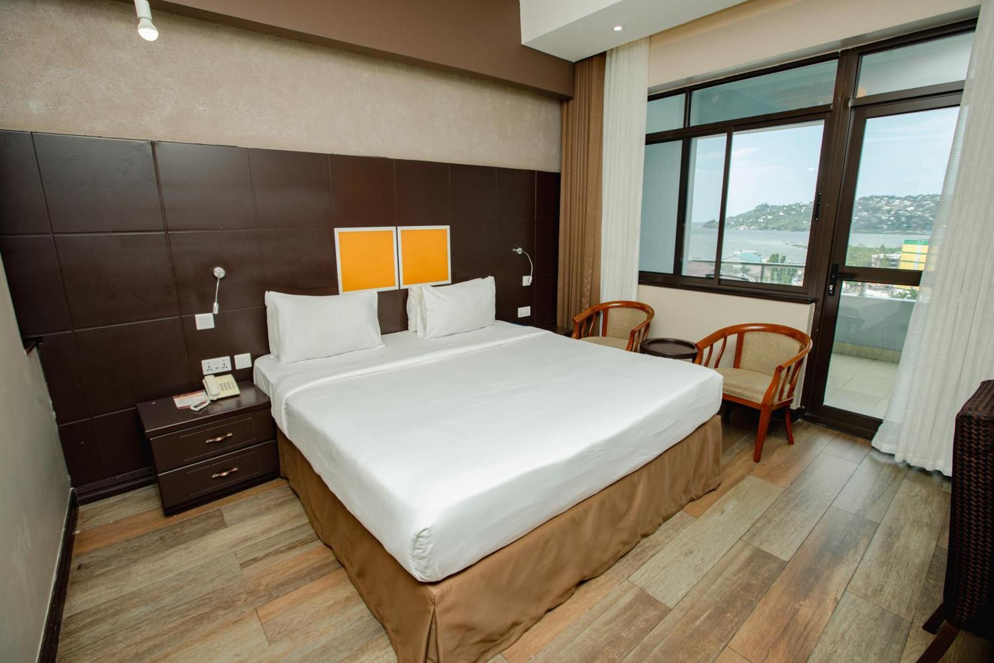 Gold Crest Hotel Mwanza Esterno foto