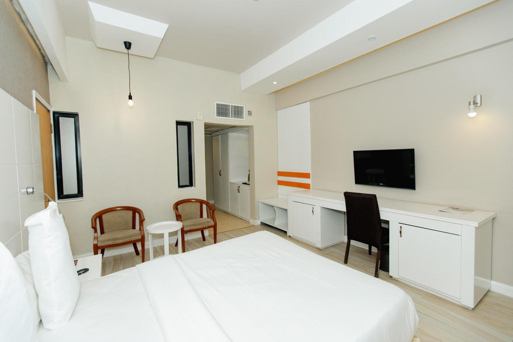 Gold Crest Hotel Mwanza Esterno foto