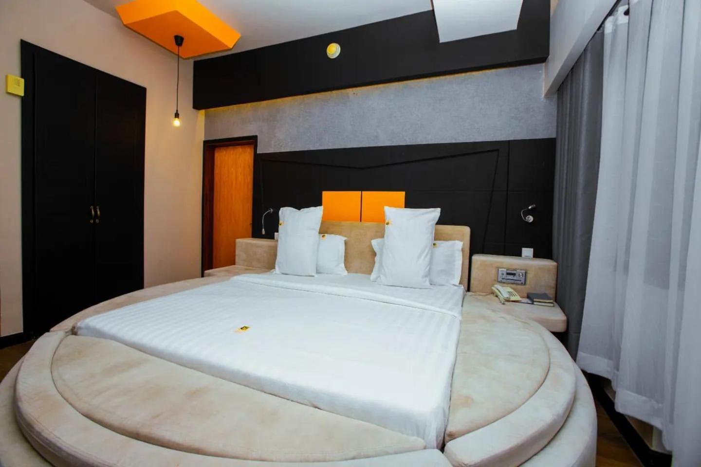 Gold Crest Hotel Mwanza Esterno foto